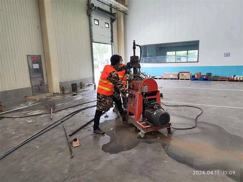 句容厂房地面下沉塌陷注浆加固施工